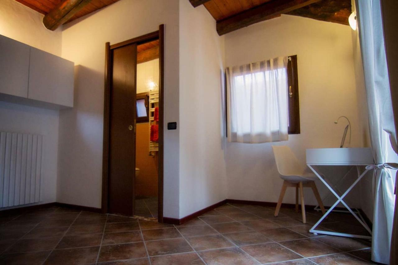 Piccola Casa Vacanze - Small Vacation House Porto Valtravaglia Exterior photo